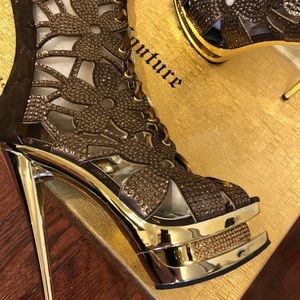 LADY COUTURE HIGH HEEL BOOTS